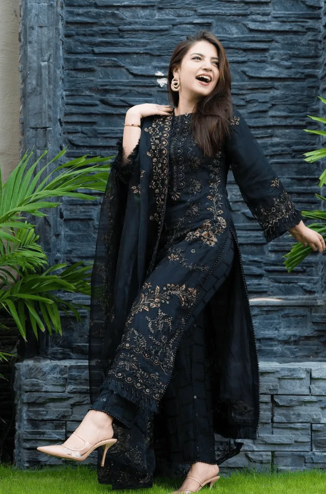 Alkaram - 3PC Dhanak Embroidered Shirt With Dhanak Embroidered Dupatta and Trouser - BFB0894 - Image 4