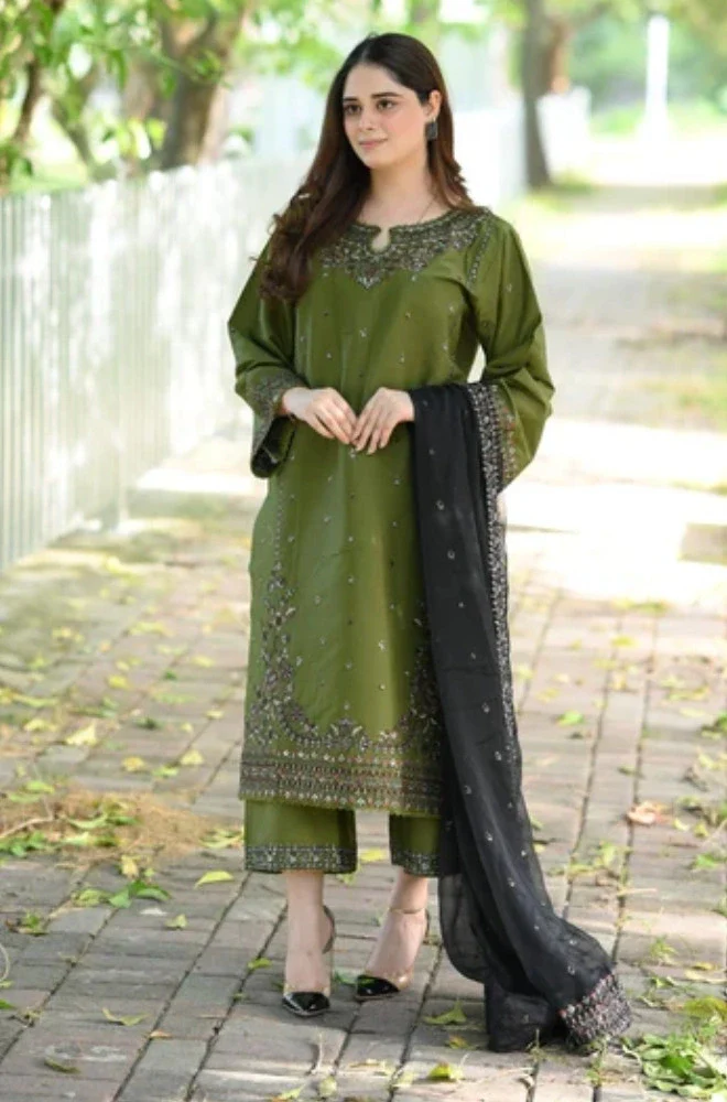 BATIK - 3PC Lawn Embroidered Shirt with Chiffon Embroidered Dupatta and Trouser- BFB04520 - Image 4