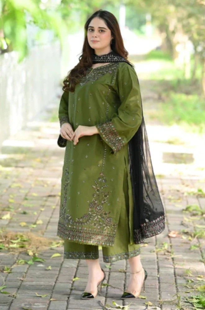 BATIK - 3PC Lawn Embroidered Shirt with Chiffon Embroidered Dupatta and Trouser- BFB04520 - Image 5