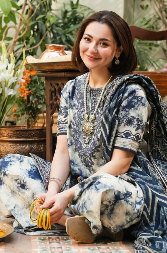 SAPPHIRE - 3PC Khaddar Printed Shirt with khaddar Printed Dupatta and Trouser - BFU0121 - Image 3