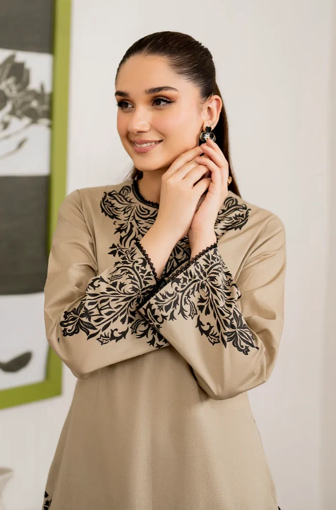 GARNET - 3PC Lawn Embroidered Shirt with Lawn Printed Dupatta and Trouser - BFB0150 - Image 4