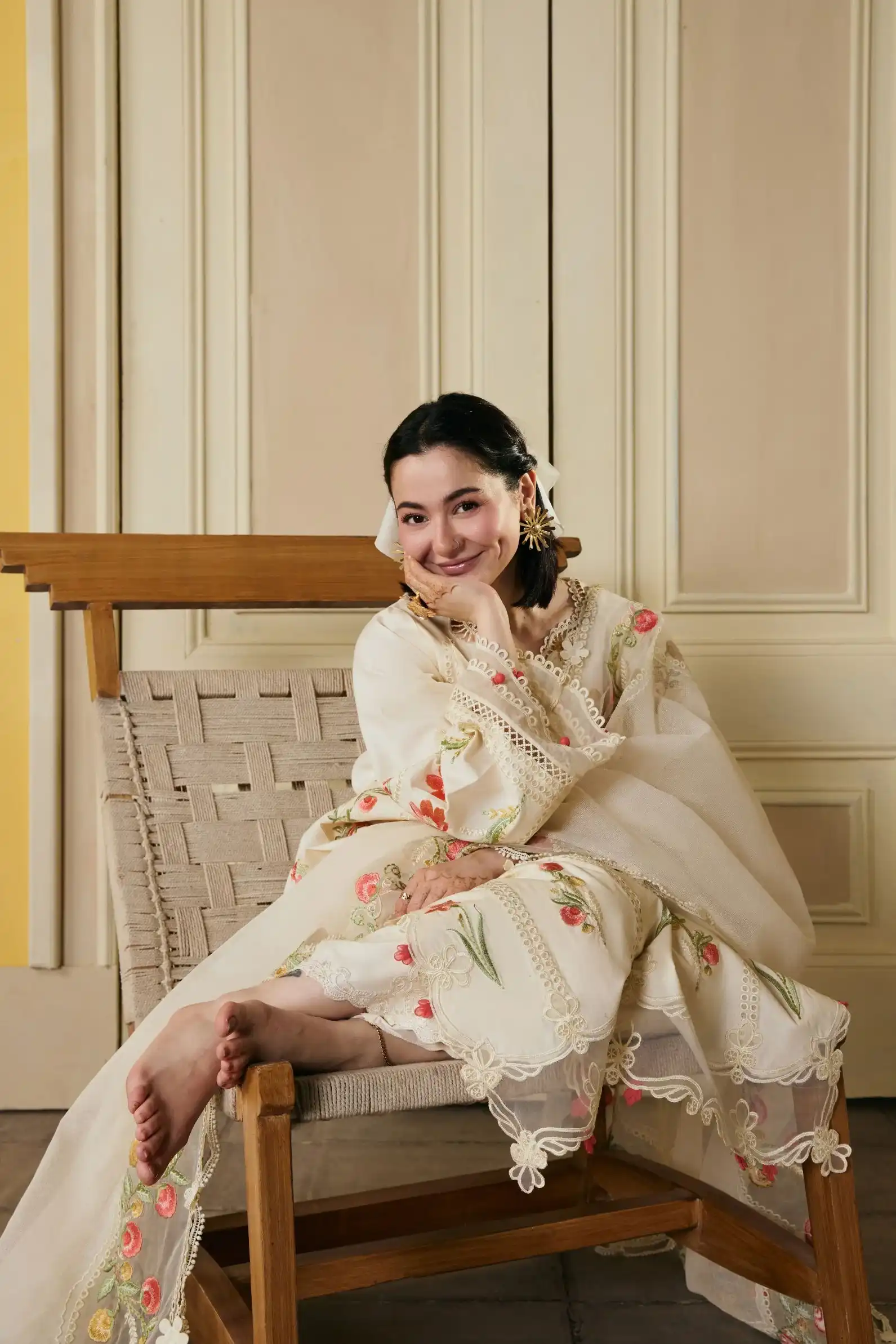Maryam Hussain - 3PC Lawn Embroidered Shirt With Organza Embroidered Dupatta and Trouser - BFB0826 - Image 9