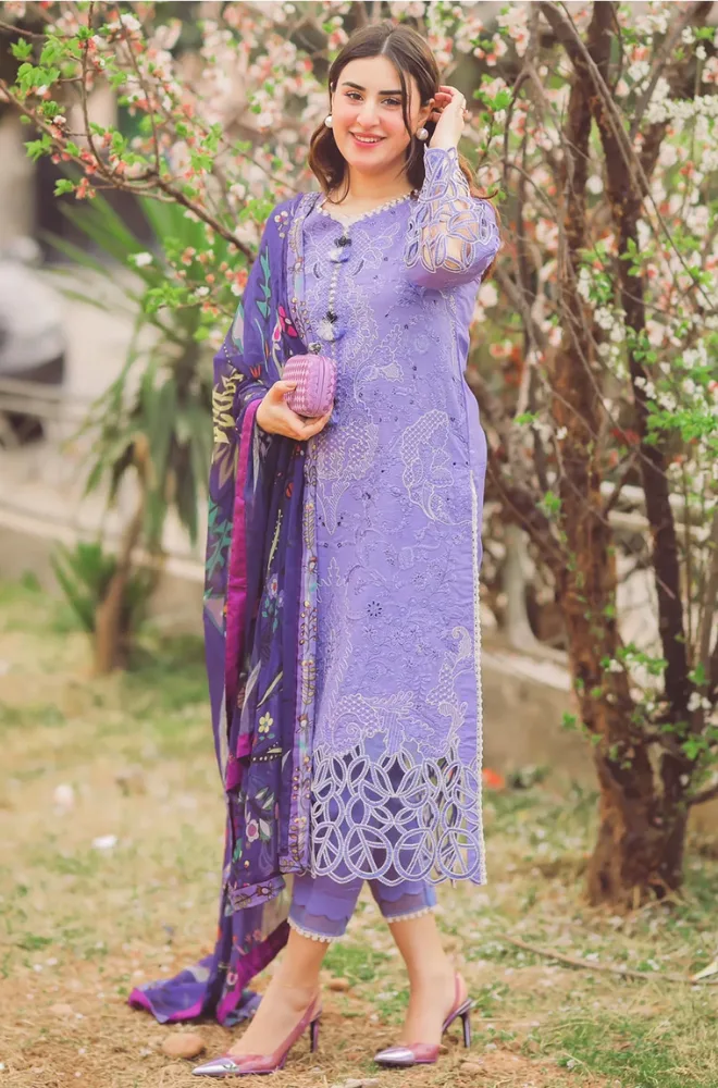Mushq - 3PC Dhanak Embroidered Shirt with Twill Printed Dupatta and Trouser - BFB0892 - Image 3