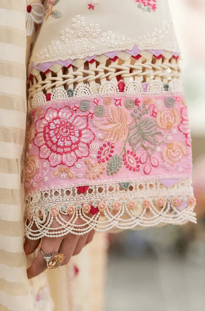 QALAMKAR - 3PC Lawn Embroidered Shirt with Khadi Net Embroidered Dupatta and Trouser - BFU0114 - Image 3