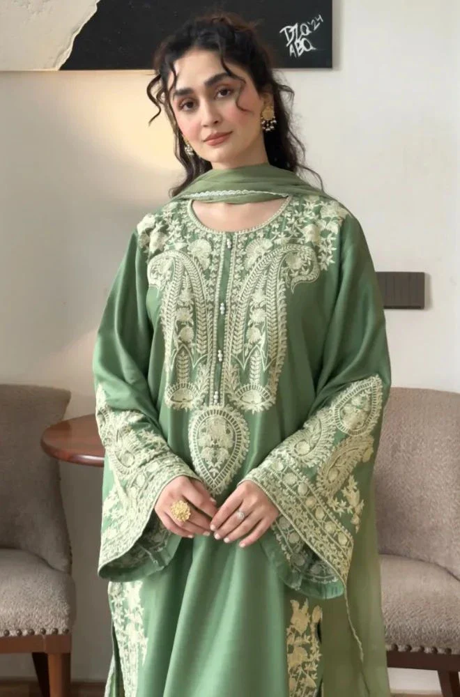MARINA - 3PC Lawn Embroidered Shirt with Chiffon Embroidered Dupatta and Trouser - BFB0681 - Image 3
