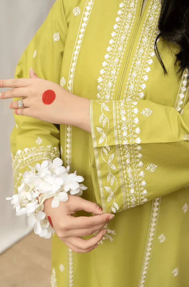 Urge - 3PC Dhanak Embroidered Shirt with Wool Printed Dupatta and Trouser - BFB0863 - Image 4