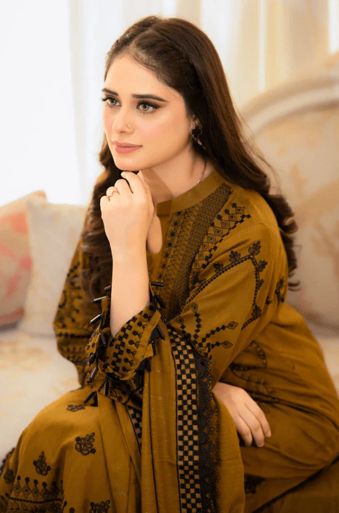 URGE - 3PC Lawn Embroidered Shirt with Chiffon Embroidered Dupatta and Trouser - BFA00270 - Image 8