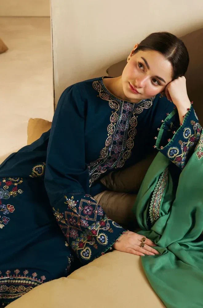 Zara Shahjahan - 3PC Embroidered Dhanak Embroidered Shirt with Embroidered Dupatta and Trouser - BFB0851 - Image 3