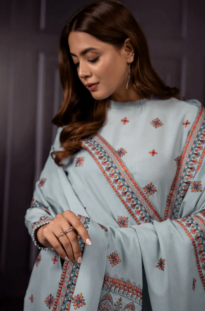 Kayseria - 3PC Dhanak Embroidered Shirt with Dhanak Embroidered Dupatta and Trouser - BFB0448 - Image 2